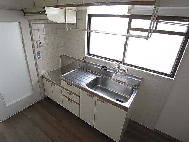 神戸市兵庫区塚本通８丁目の賃貸マンションのキッチン