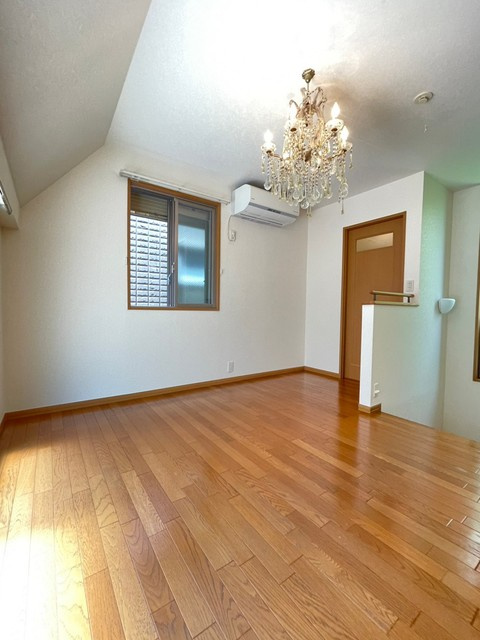 メゾン アンナ Aの居間・リビング|★明るいフローリングの角部屋です★