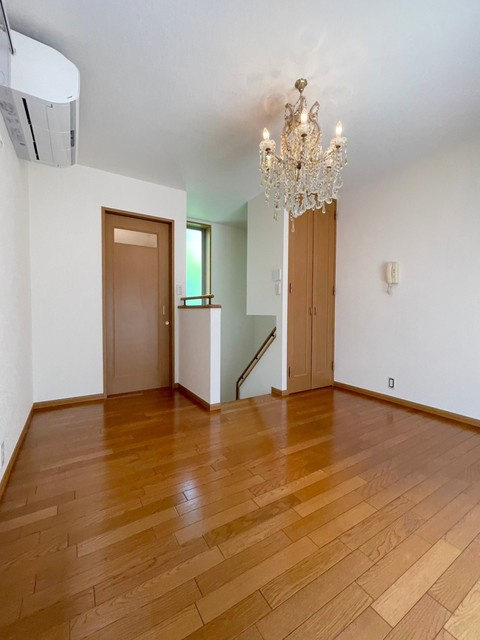 メゾン アンナ Aの居間・リビング|★明るいフローリングの角部屋です★