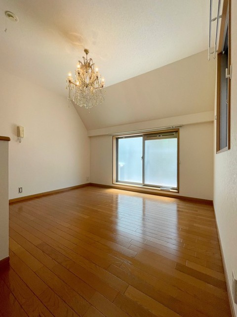 メゾン アンナ Aの寝室|★明るいフローリングの角部屋です★