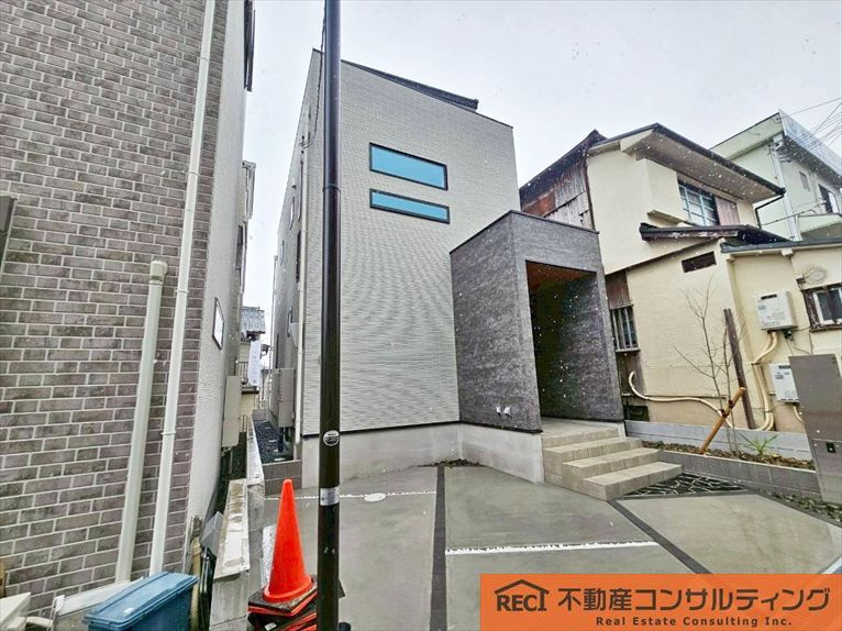 神戸市灘区国玉通2丁目　新築戸建の駐車場