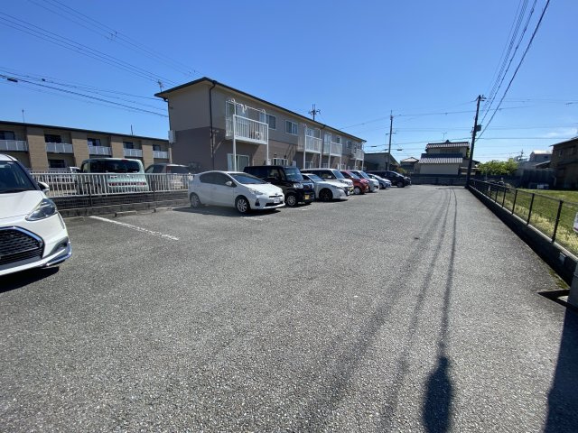 サンアベニュ－の駐車場