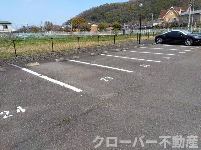 レオパレスソレーユⅡの駐車場