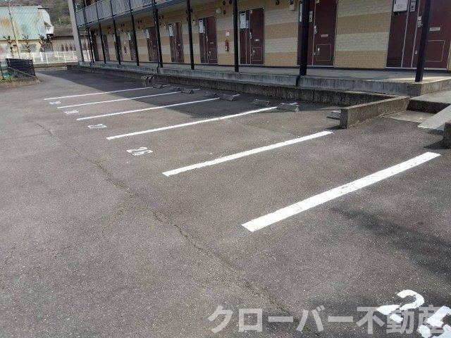 レオパレスソレーユⅡの駐車場