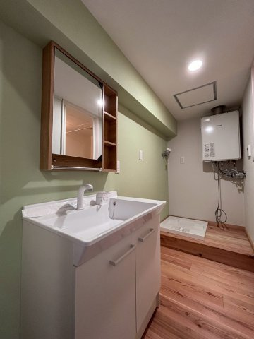 東カン中の島パークサイドマンションの独立洗面台