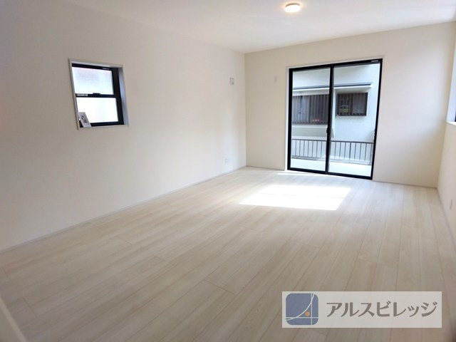 新築/新座市野火止３丁目の居間・リビング|おしゃれな居間です