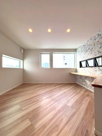 江別市文京台5-19の洋室