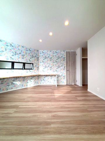 江別市文京台5-19の洋室