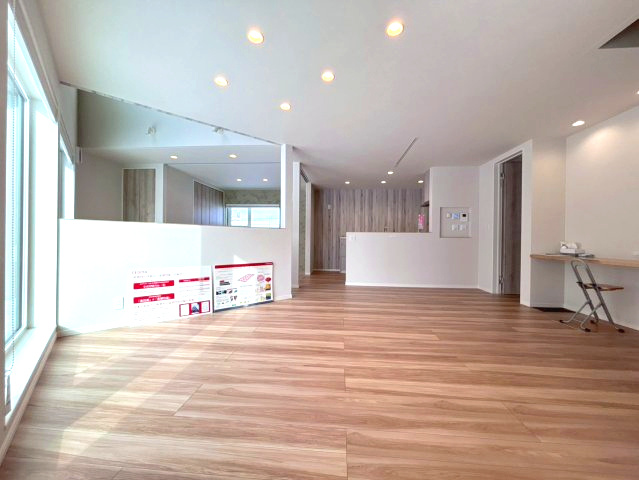 江別市文京台5-19の居間・リビング