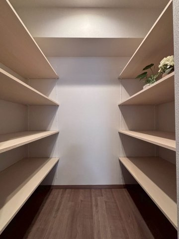 コープ野村幌西の収納