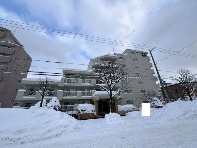 コープ野村幌西の外観