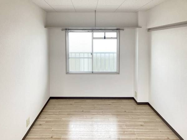 ビレッジハウス古和釜４号棟の居間・リビング