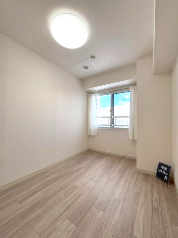 ファミリエール澄川の洋室