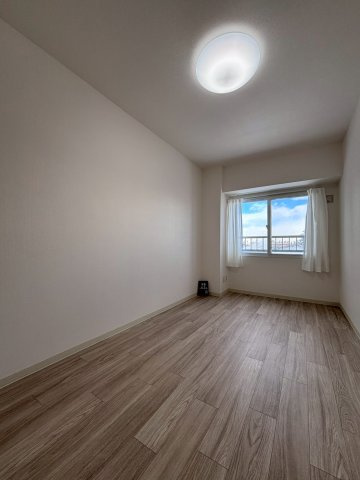 ファミリエール澄川の洋室