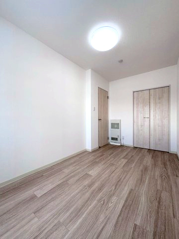 ファミリエール澄川の洋室