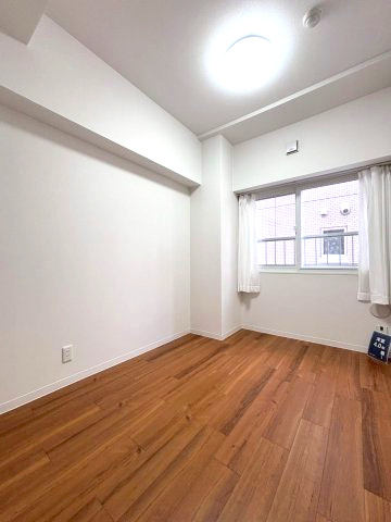 リラハイツ伏見の洋室