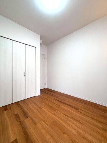 リラハイツ伏見の洋室