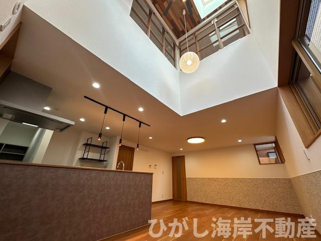 茅ヶ崎市浜竹3丁目　新築戸建　全４棟の居間・リビング|17.9帖　床暖房付LDK
