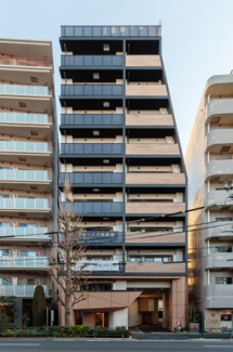 【外観】 | 鉄筋コンクリート造のがっちりとした建物。