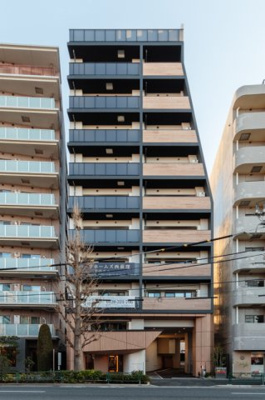 【外観】 | パークホームズ西荻窪アベニュー | 鉄筋コンクリート造のがっちりとした建物。
