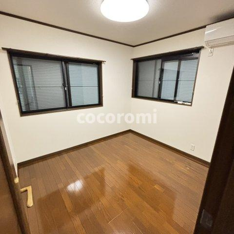 橋本尻江車庫付戸建ての洋室