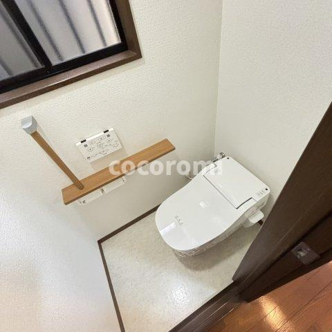 橋本尻江車庫付戸建てのトイレ