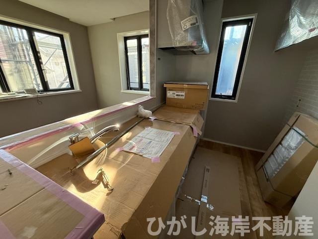 茅ヶ崎市浜須賀　中古戸建の前面道路含む現地写真|1月23日撮影　リフォーム工事中　現地外観