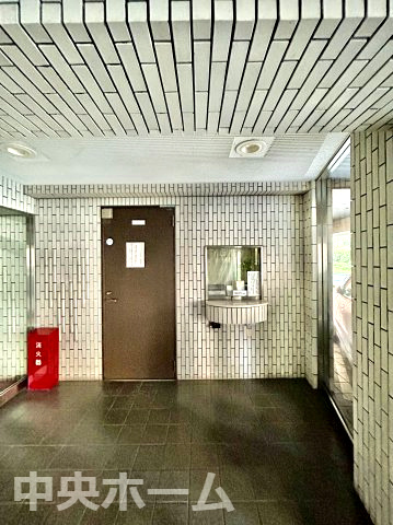 ライオンズマンション亀有第3の現況写真|受付(管理人室)。