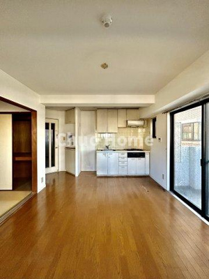 【居間・リビング】 | ライオンズマンション亀有第3 | 【居間・リビング】「ＬＤＫは家族団らんをデザイン」広いＬＤＫでは家族が集まり一緒の時間を過ごせる工夫がされております。何気ない一日の当たり前のひとコマがいつか一生の宝物になります