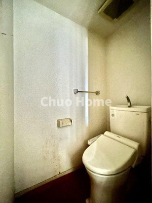 【トイレ】 | ライオンズマンション亀有第3 | 【トイレ】 収納スペースをしっかりと確保した温水洗浄便座機能付きトイレ。温水洗浄便座は清潔にお使いいただくための大切なアイテムです。