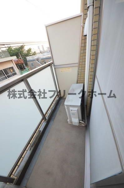 武蔵野市吉祥寺本町２丁目の賃貸マンションのバルコニー