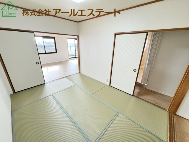 ネオハイツ姫路アメティ228　山陽電鉄「西飾磨駅」徒歩15分の和室