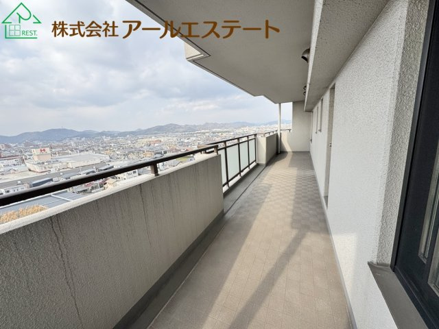 ネオハイツ姫路アメティ228　山陽電鉄「西飾磨駅」徒歩15分のバルコニー