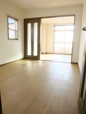 フラワー・アカガワの内装