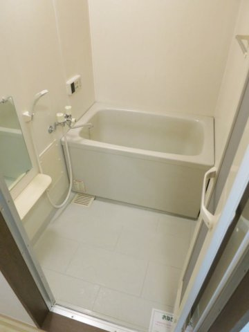 ファミールＹ．Ｓの浴室