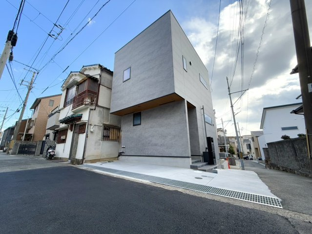 篠原本町１丁目　新築戸建