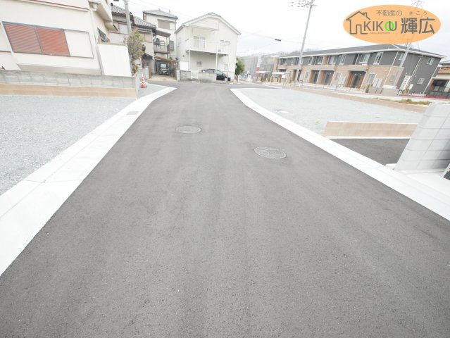 高砂市阿弥陀町魚橋（全17）土地17号地の前面道路含む現地写真