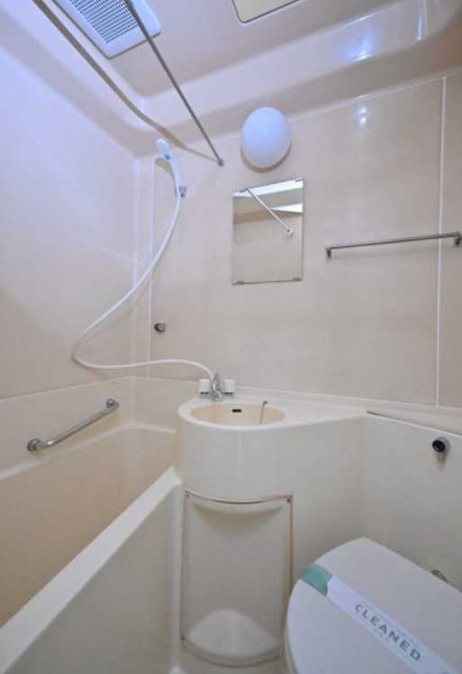 ハイタウン駒沢公園　分譲賃貸　陽当たり良好　学生さんオススメの浴室