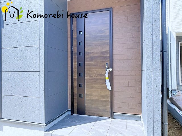 桶川市末広　新築一戸建て　リーブルガーデン　01の玄関|26.4.11撮影済み