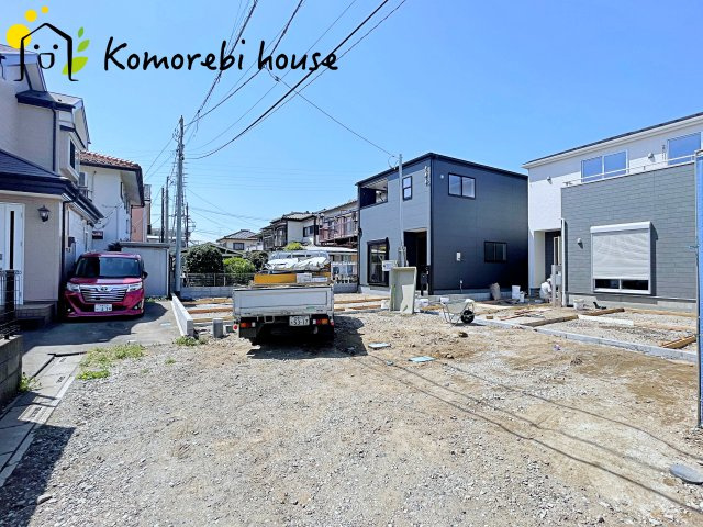 桶川市末広　新築一戸建て　リーブルガーデン　01の前面道路含む現地写真|26.4.11撮影済み