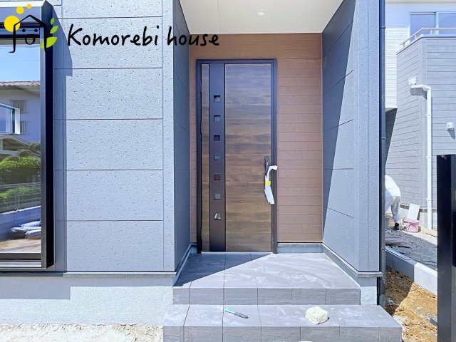 桶川市末広　新築一戸建て　リーブルガーデン　01の玄関|26.4.11撮影済み