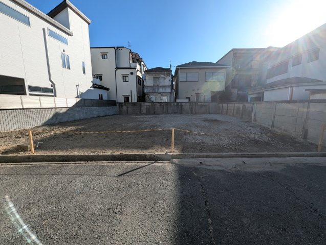 パークライフ小松南町1丁目の前面道路含む現地写真