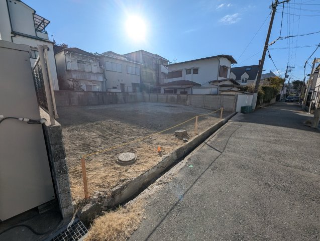 パークライフ小松南町1丁目の前面道路含む現地写真