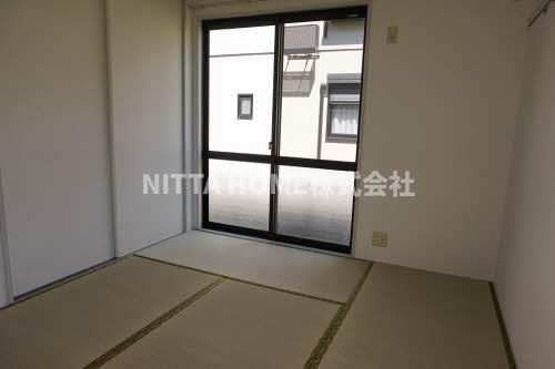 メゾン・ヴィルヌーブの和室|和室もついているので寝室としてご利用できます◎