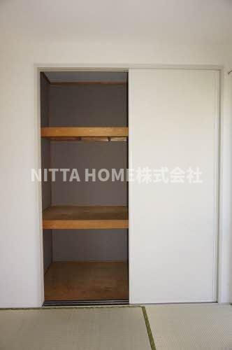 メゾン・ヴィルヌーブの収納|和室にも収納がついています◎