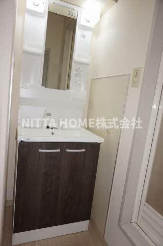 メゾン・ヴィルヌーブの洗面所|独立洗髪洗面台です★