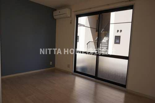 メゾン・ヴィルヌーブの庭|テラスがついた洋室になります＊