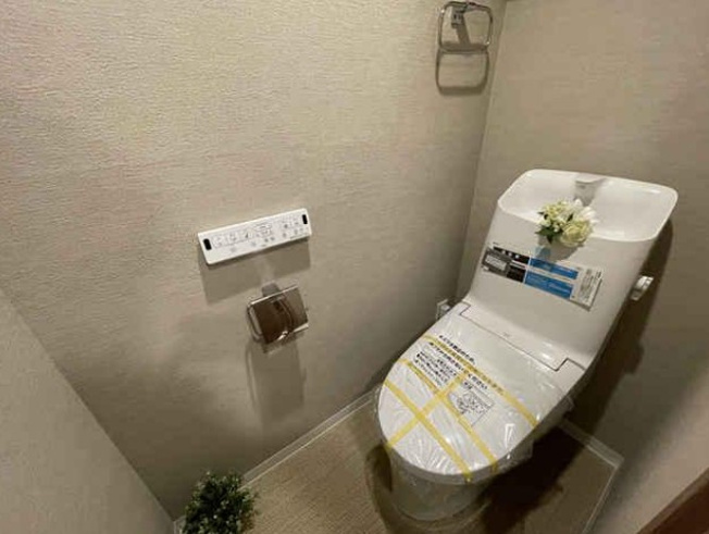 【トイレ】 | ＧＳハイム徳丸 | 温水洗浄便座付きなので、快適にご使用いただけます。