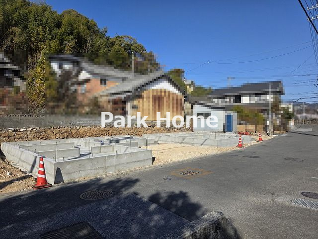 高知市大津甲 2号地 新築戸建ての前面道路含む現地写真|2号地　2026.2月：建築中