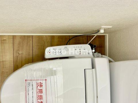 葛飾区新宿1丁目新築分譲住宅の内装|【ウォシュレット】清潔に使いたいお手洗いには最適な設備です。もちろんウォームレットも標準装備です。